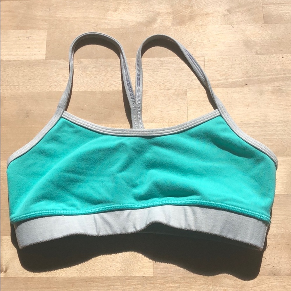 Lululemon sports bra size 4